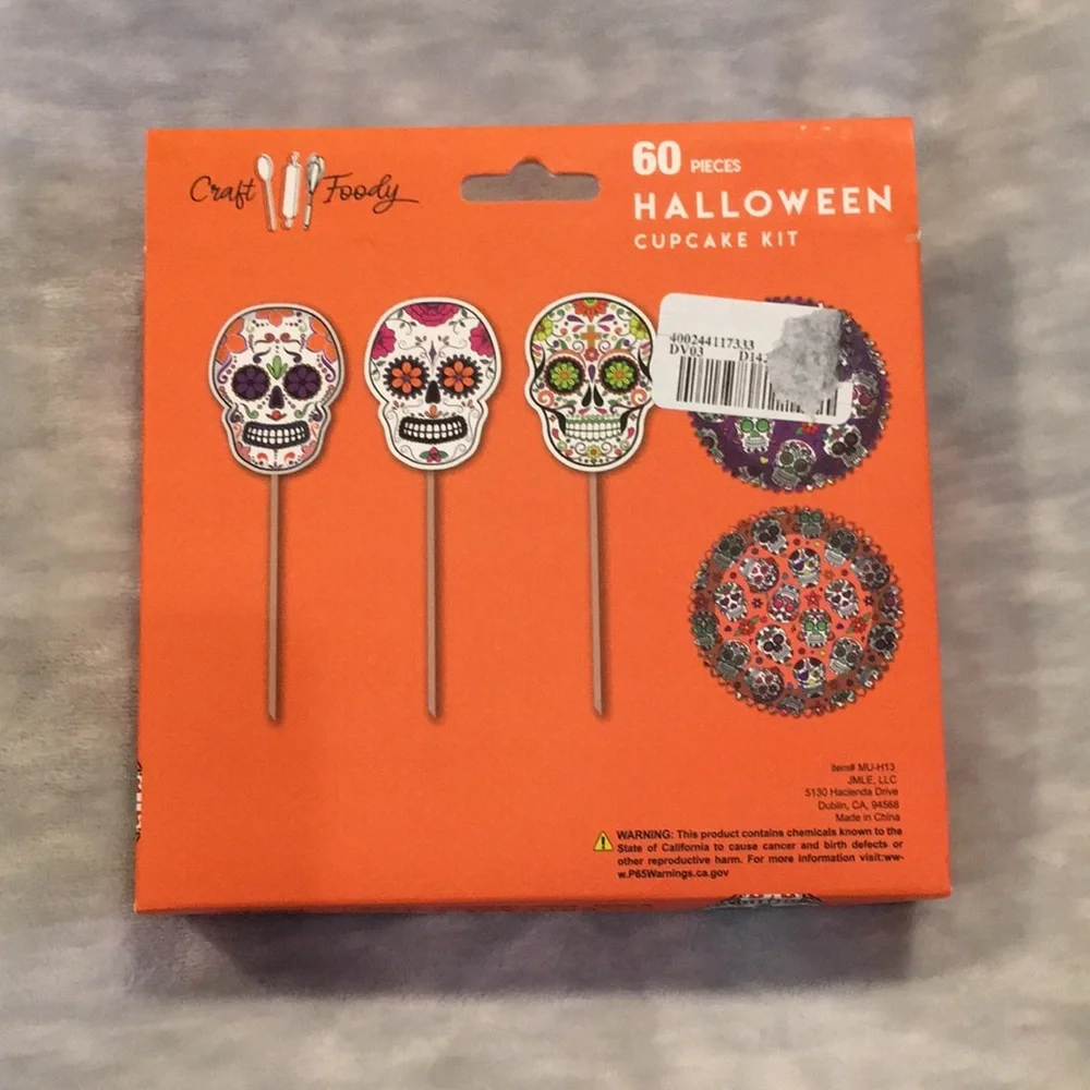 Skull Halloween Dia Des Las Muertos Cupcake Kit NWT set of 30 liners & picks